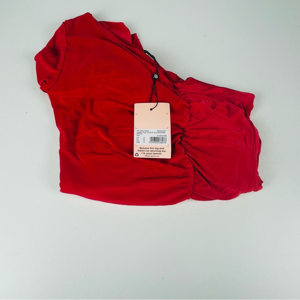 Missguided Red Ruched One-Shoulder Dress - Picture 5 of 9